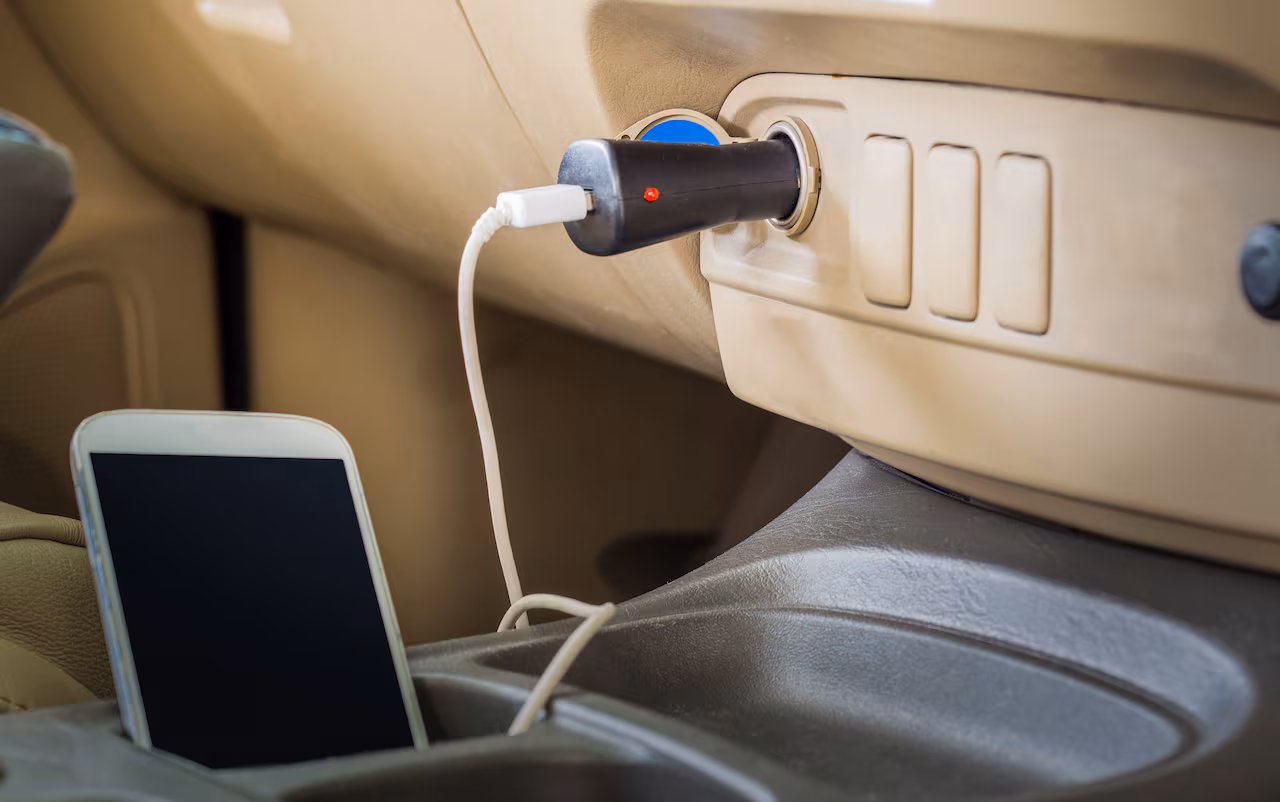 Neljä tapaa käyttää auton USB-portti laitteiden tehokkaaseen hyödyntämiseen