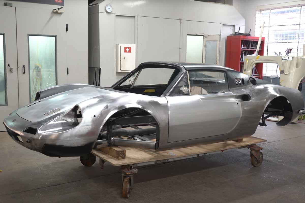 Ferrari Dino Restomod: 328:n mestariteos... ja vielä yksi äärimmäinen projekti 458 Italia V8:lla!