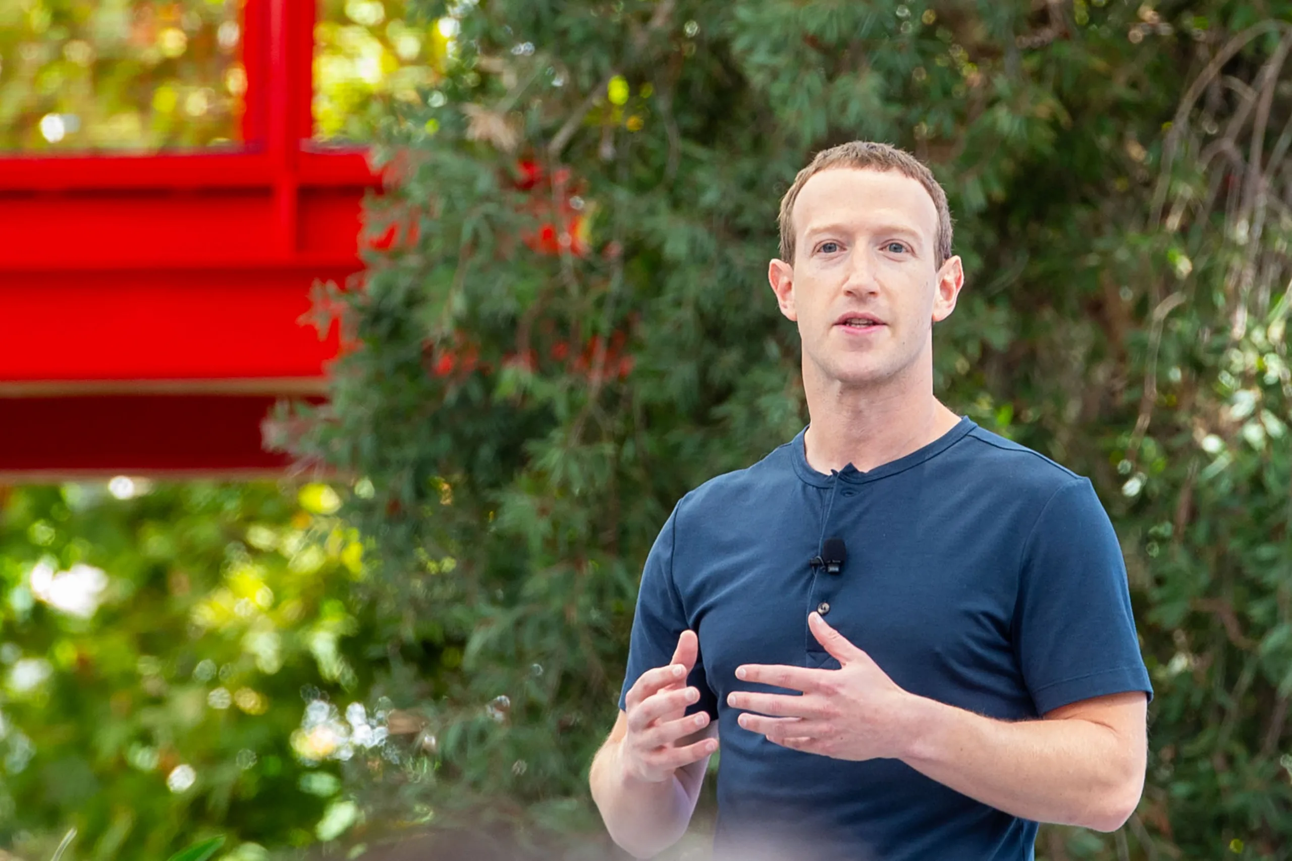Mark Zuckerberg rakentaa kartanoita Havaijille kuin huomista ei olisi. Kukaan ei tiedä miksi.