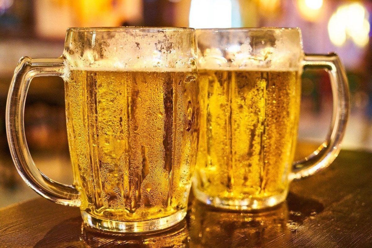 Heinekenin panimopäällikkö selventää, miten olutta ei koskaan pidä juoda: ”Se tappaa vaahdon ja laimentaa maun.”