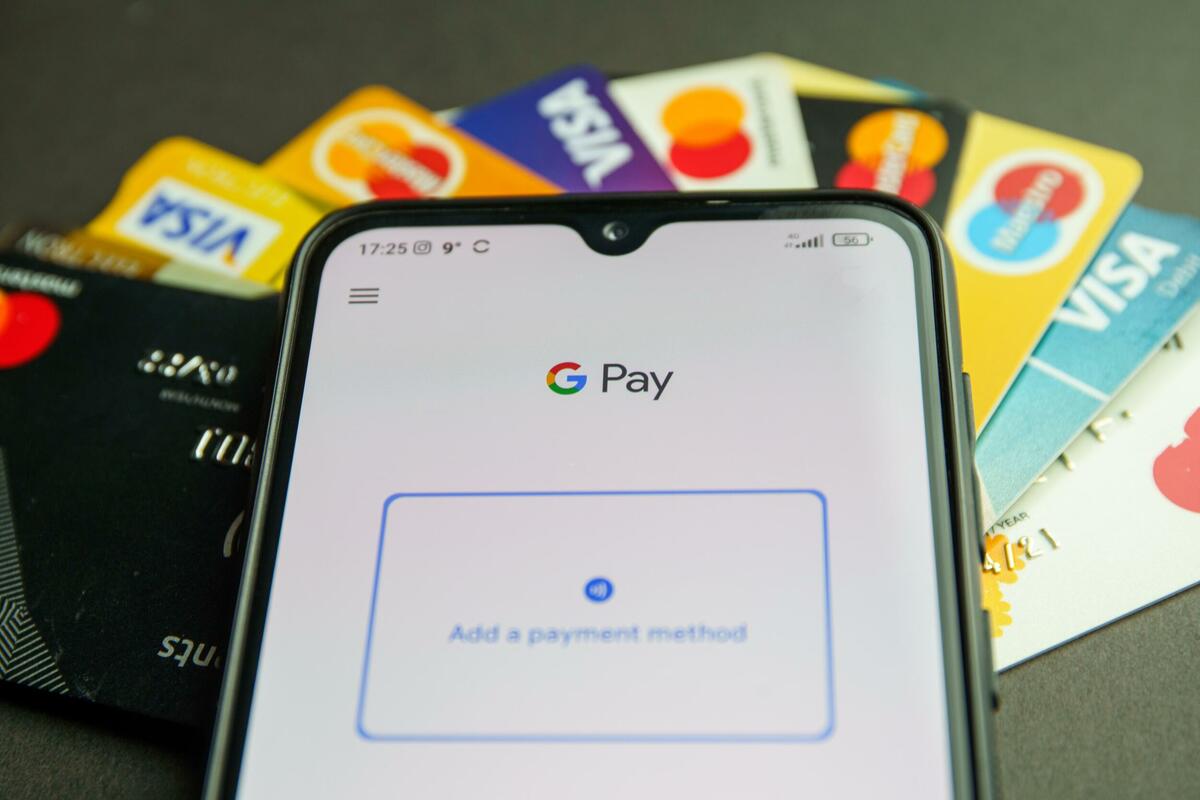Apple Pay, Google Pay: virtuaalikortilla maksaminen on kätevää. Mutta ei riskitöntä
