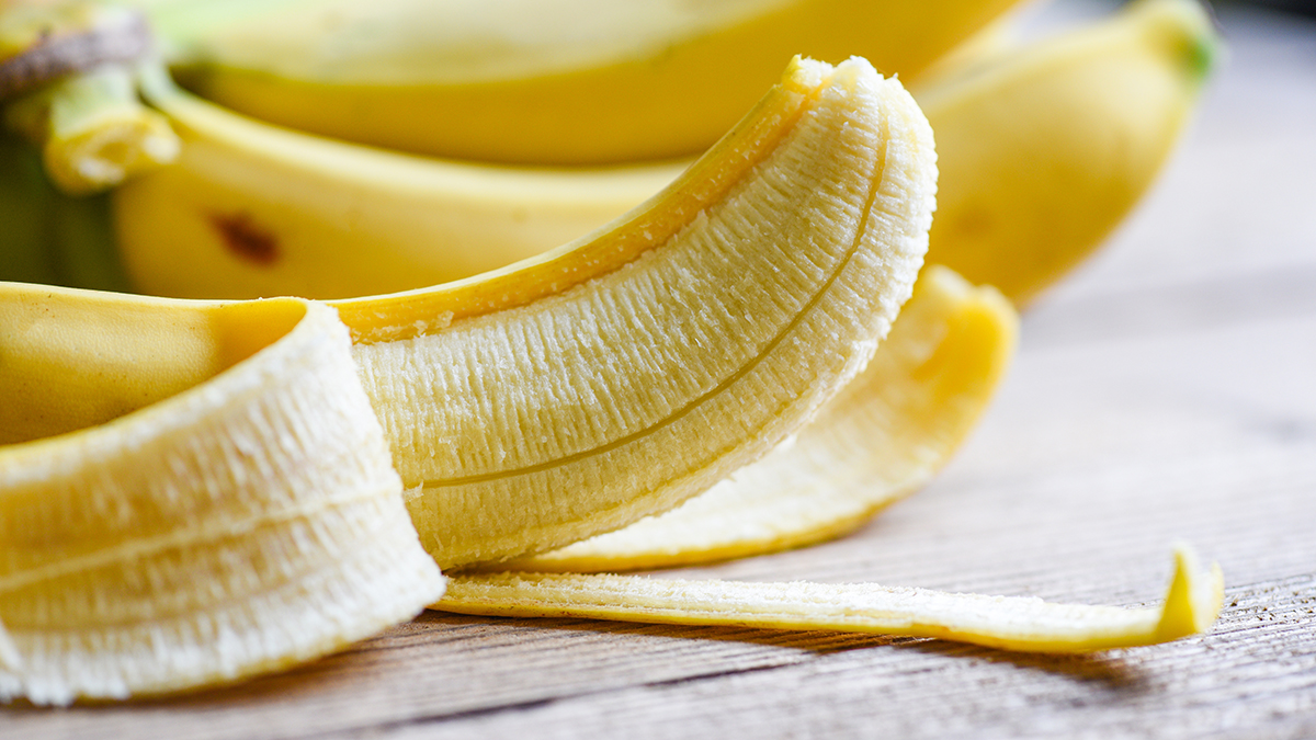 Banaanin ja munankuoren sekoittaminen: miksi se on suositeltavaa ja mihin sitä käytetään