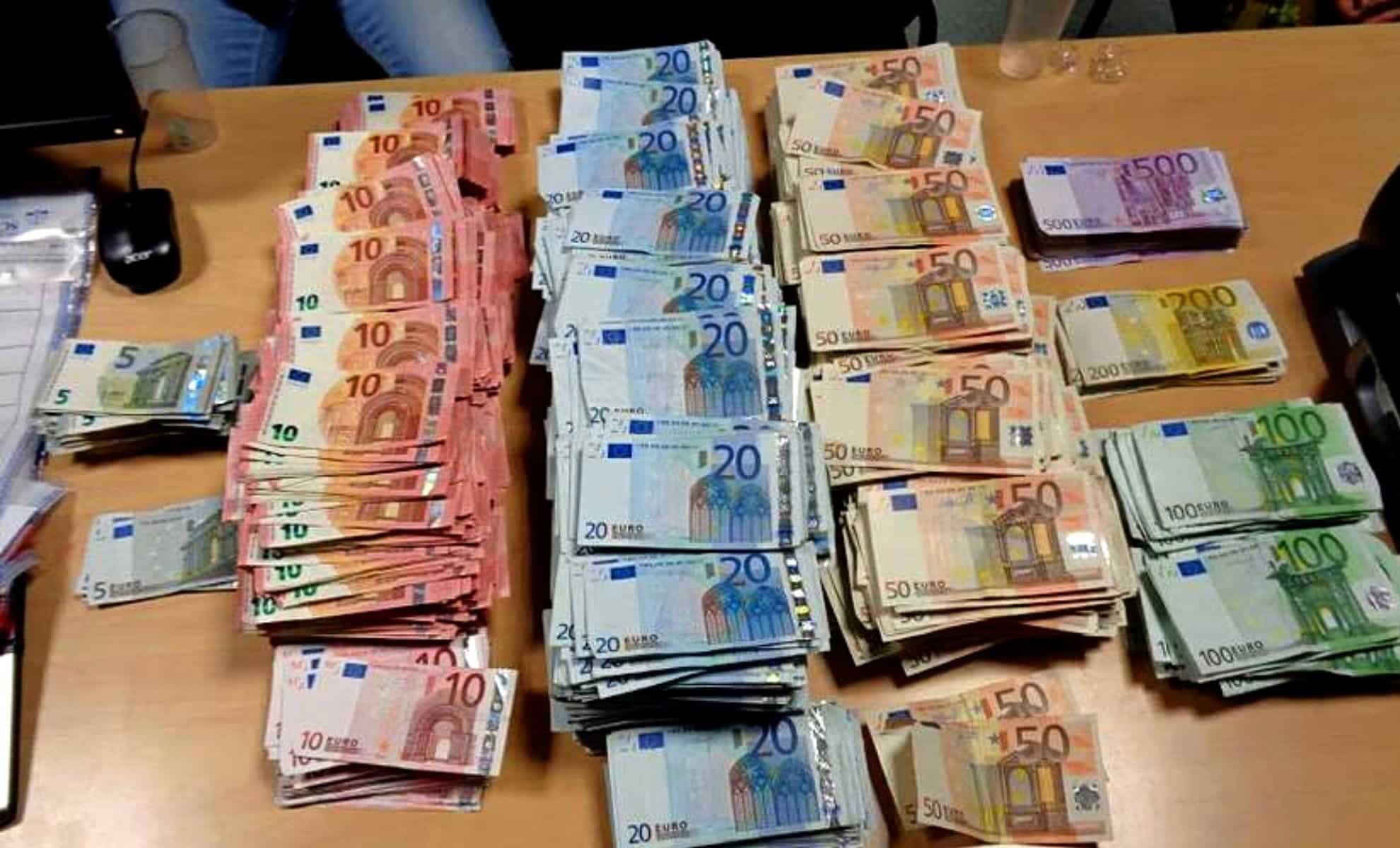 Mitä tarkoittaa psykologisesti henkilö, joka lajittelee setelit pienimmästä suurimpaan?