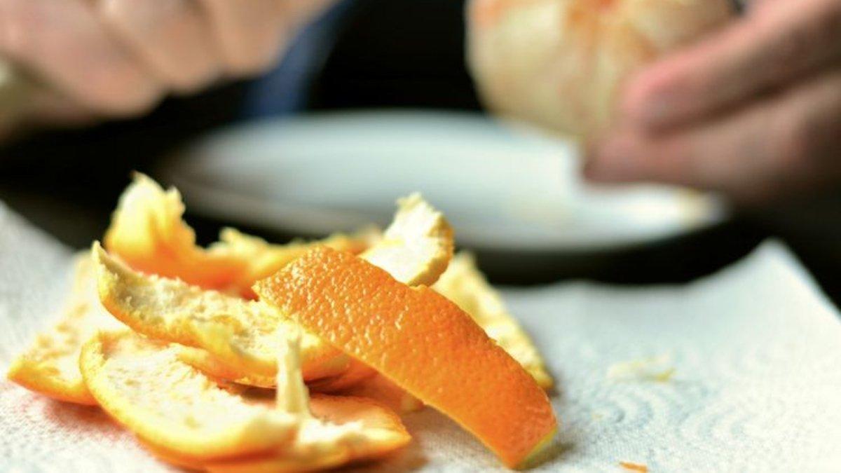 Ei puhdistukseen: miksi appelsiininkuoria suositellaan sekoitettavaksi pesujauheen kanssa