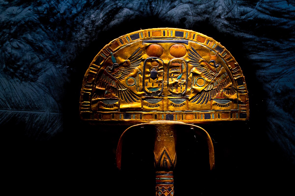 Kiista Tutankhamonille attribuoidun egyptiläisen laatikon huutokaupasta avaa uudelleen keskustelun historiallisten esineiden myynnistä