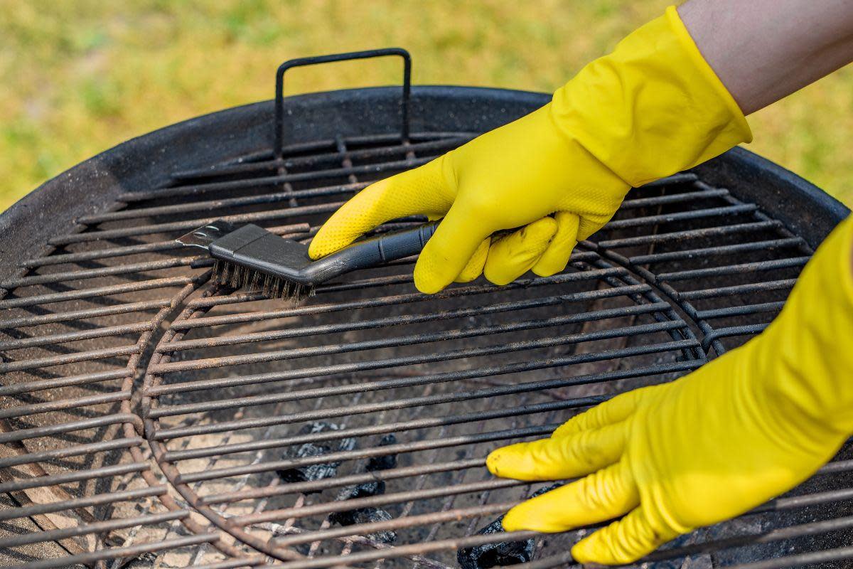 Harvat tietävät: mihin puolikkaan sipulin viemistä kuuman grillin päälle käytetään