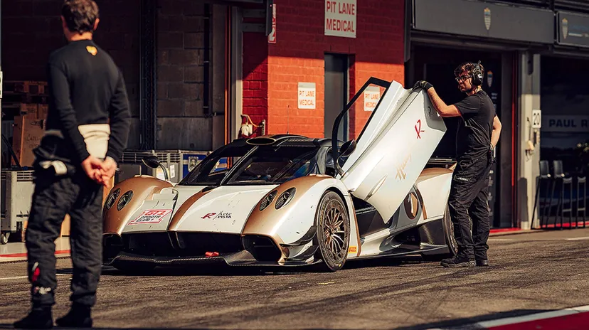 Testasin Pagani Huayra R Evo Roadsterin (2025): äärimmäisimmän auton, joka on koskaan ollut käsissäni.
