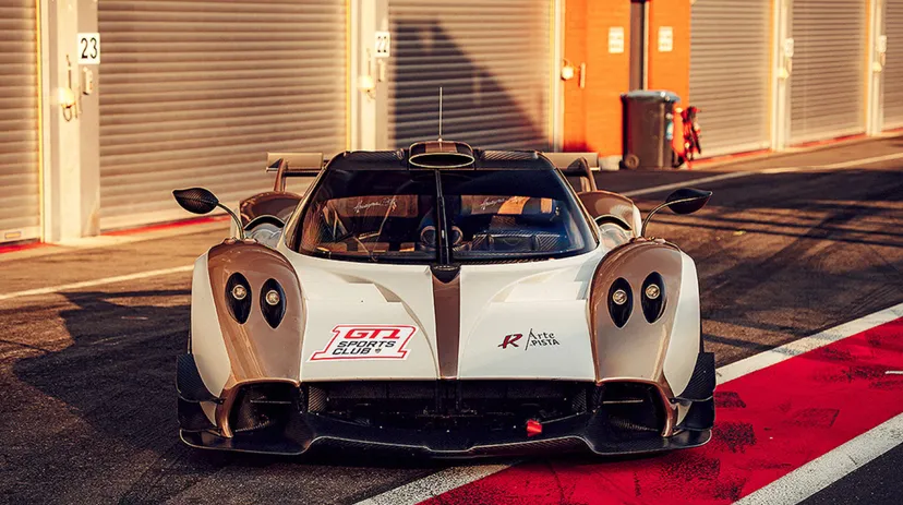 Testasin Pagani Huayra R Evo Roadsterin (2025): äärimmäisimmän auton, joka on koskaan ollut käsissäni.