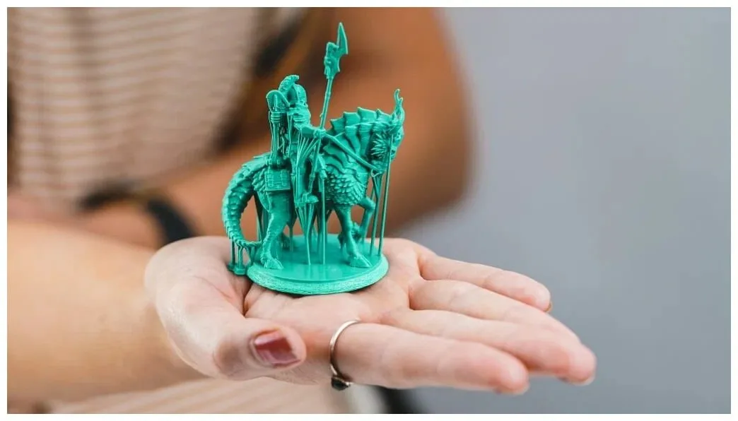 ”Kosketus universumiin”: 3D-tulostetut mallit avaavat universumin sokeille ja heikkonäköisille