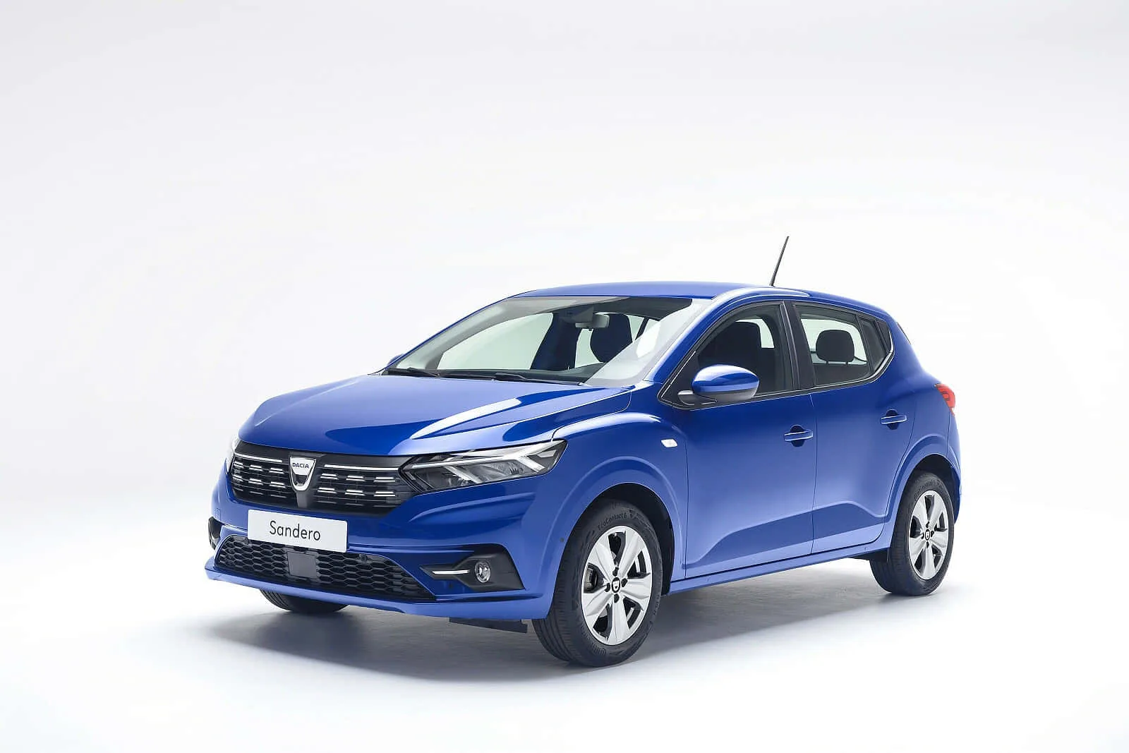 Uusi Dacia Sandero 2026 – ensimmäinen auto: miten bestseller muuttuu