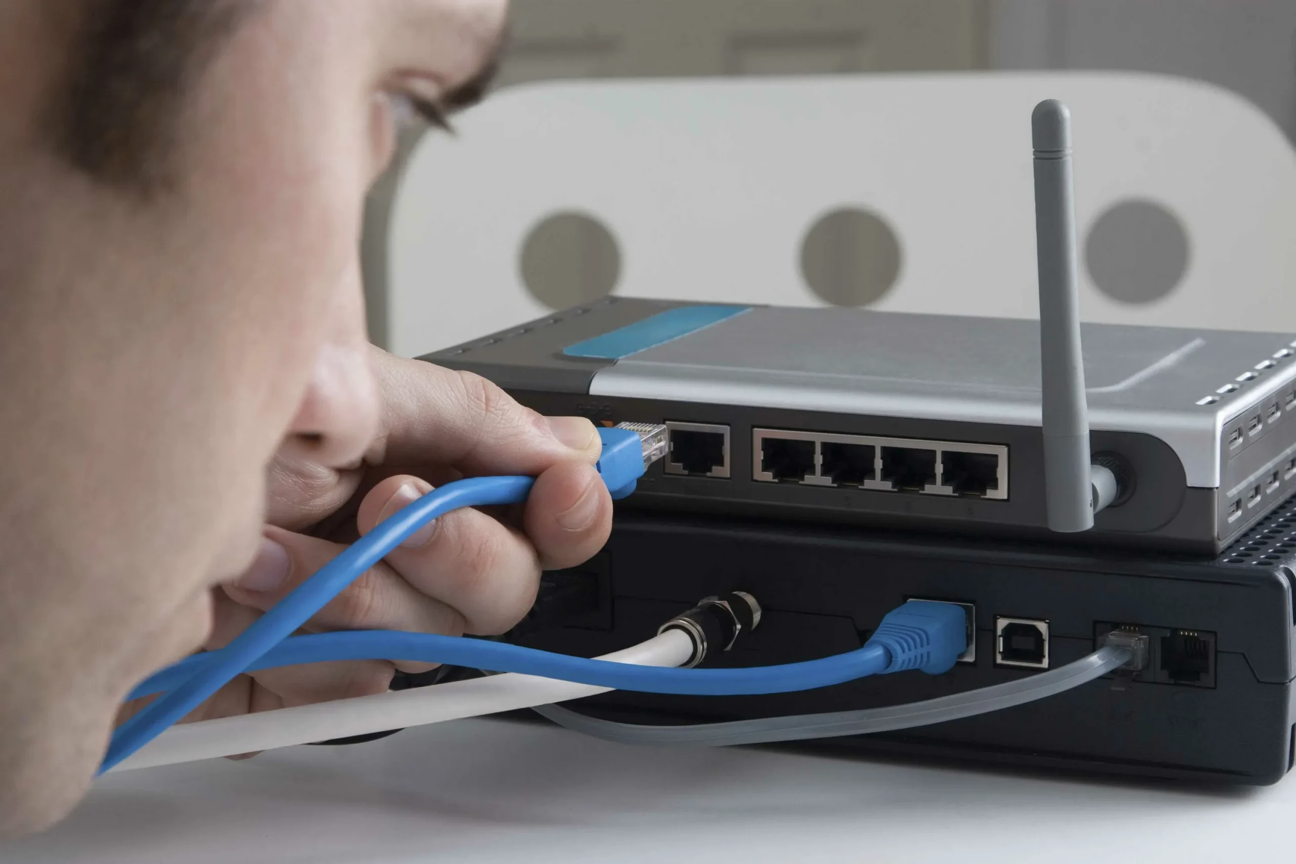Kuinka usein WiFi-reititin tulisi käynnistää uudelleen, jotta vältytään Internet-yhteysongelmilta?
