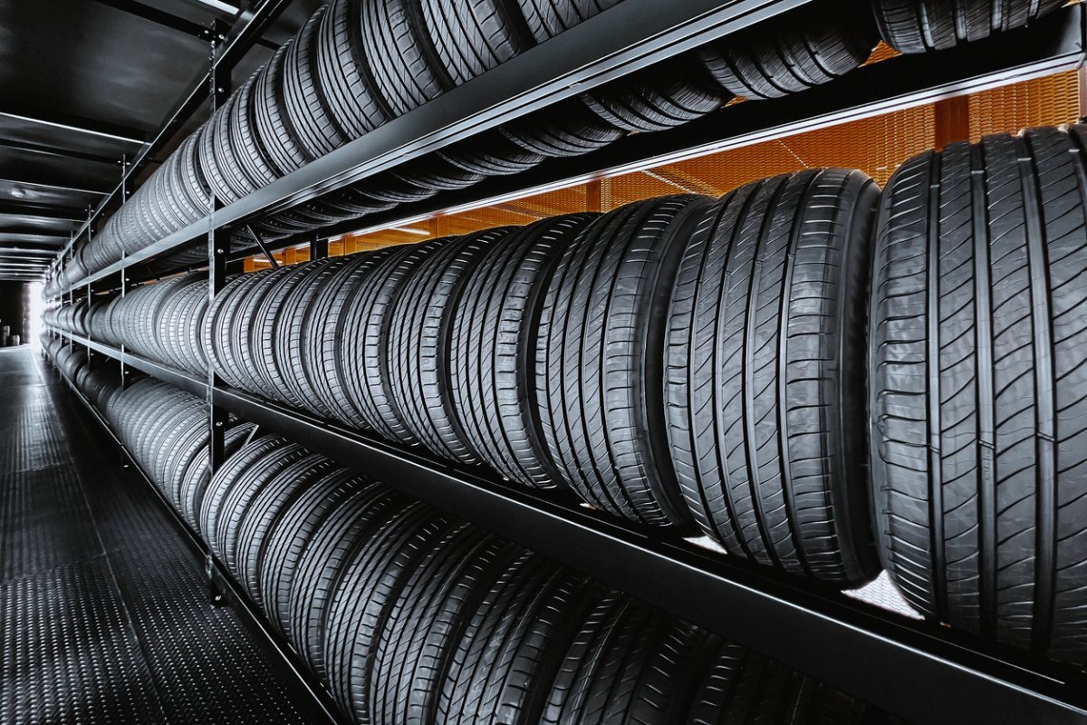 Elokuun 2025 jälkeen Michelin esittelee ympärivuotisen renkaan, ja eräs autokorjaamo myöntää, että ”tämä vie meiltä suuren osan työstä”.