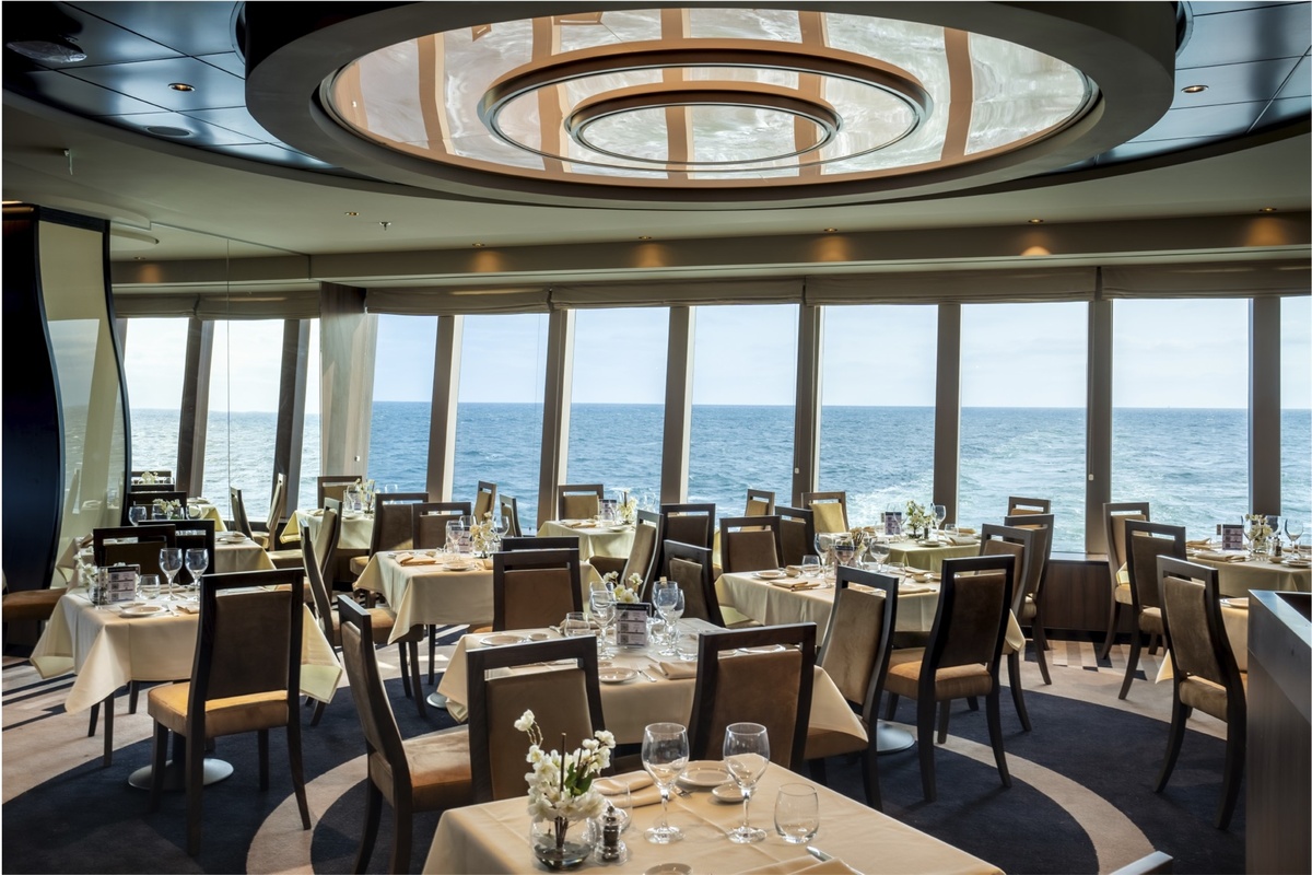 Ylellinen spa, gourmet-ruokaa ja joogaa meren rannalla: näin on Mein Schiff Relax -risteily, joka saapuu Palmaan yli 2 000 matkustajan kanssa