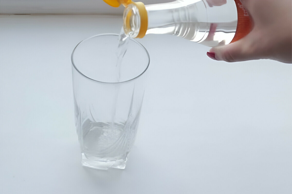 Miksi etikka ja sokeri tulisi sekoittaa lasissa: mitä se tarkoittaa?